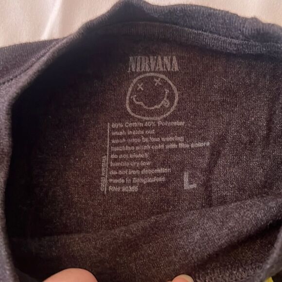 Nirvana womens szL black w/multi colored screen print short sleeve T-shirt EUC - Picture 5 of 6